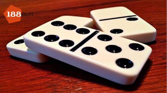 Lượt chơi thứ hai của domino